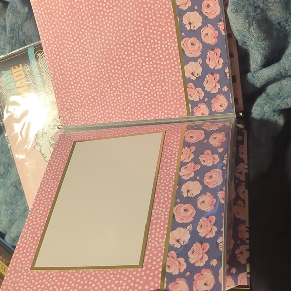 Pre-designed Scrapbooks - Picture 4 of 5